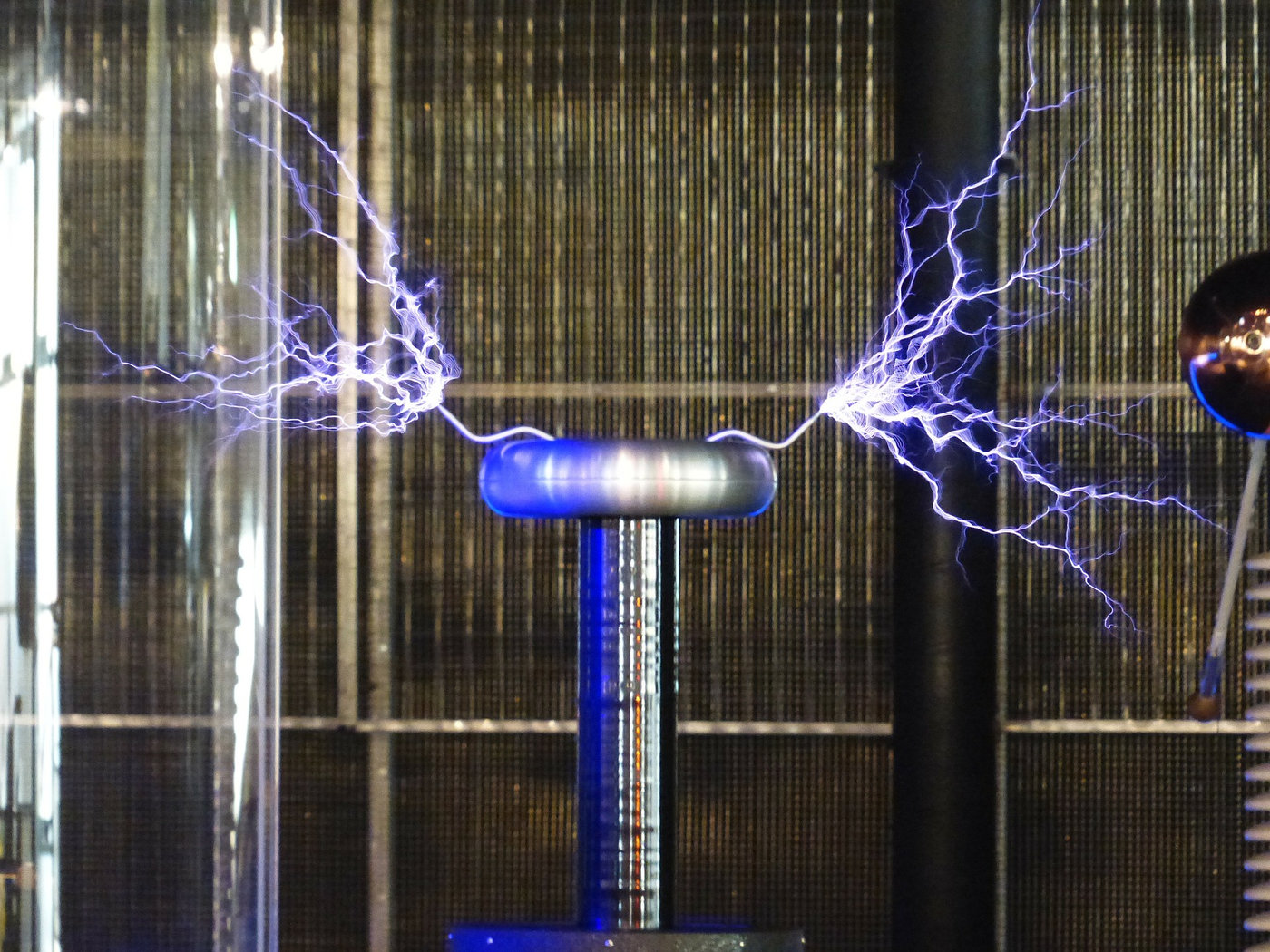 Tesla Coil In 1891 Nikola Tesla Invented the Magnifying or Resonant Transformer